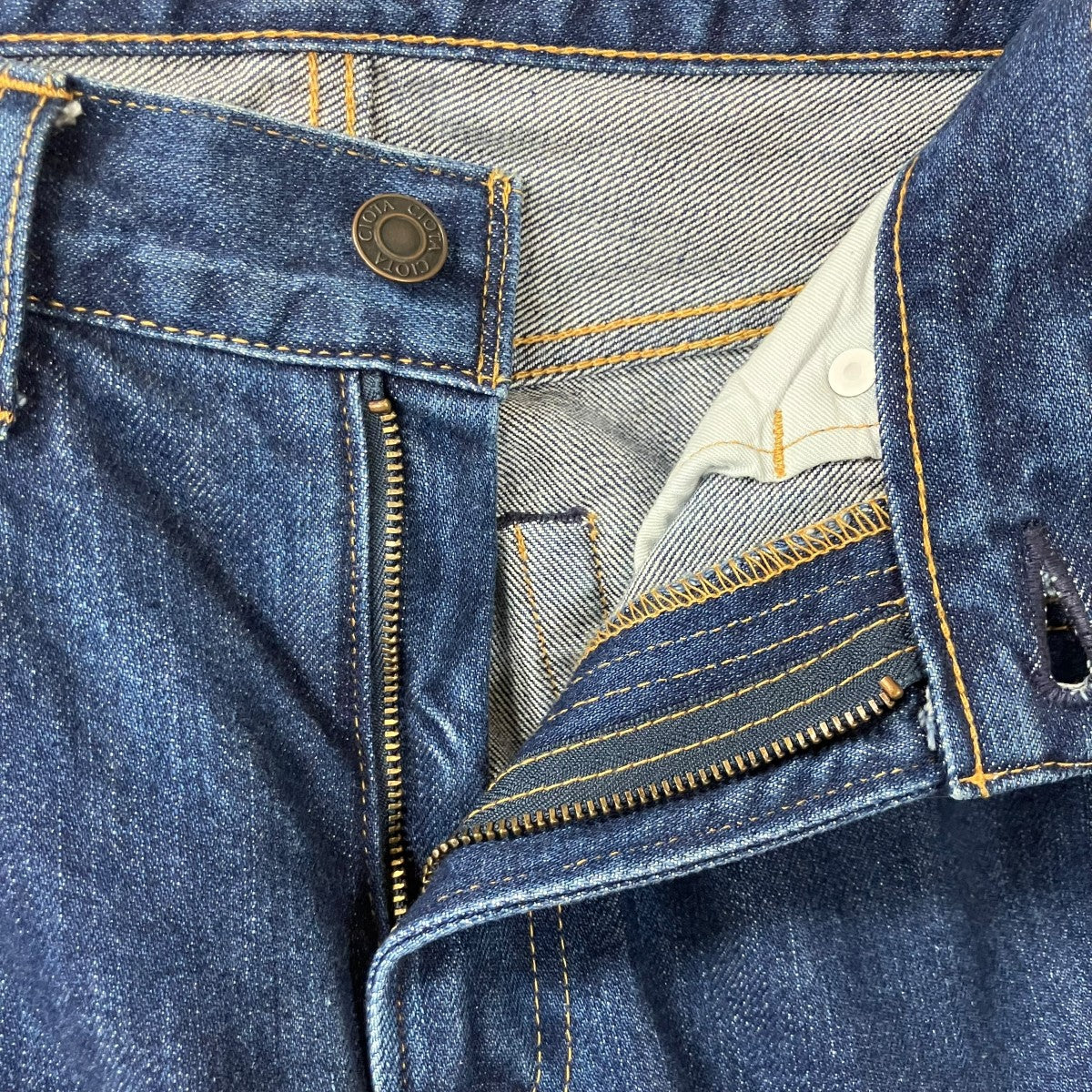 デニムパンツ