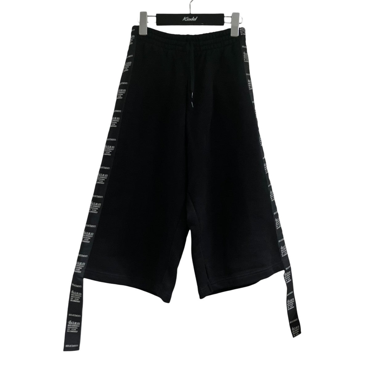 VETEMENTS テープロゴハーフパンツ 古着・中古-1枚目のアイテム画像