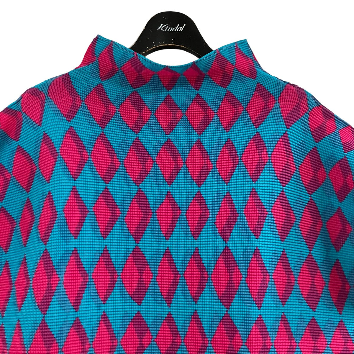 me ISSEY MIYAKE ダイヤモンド総柄ノースリーブブラウス 古着・中古-2枚目のアイテム画像