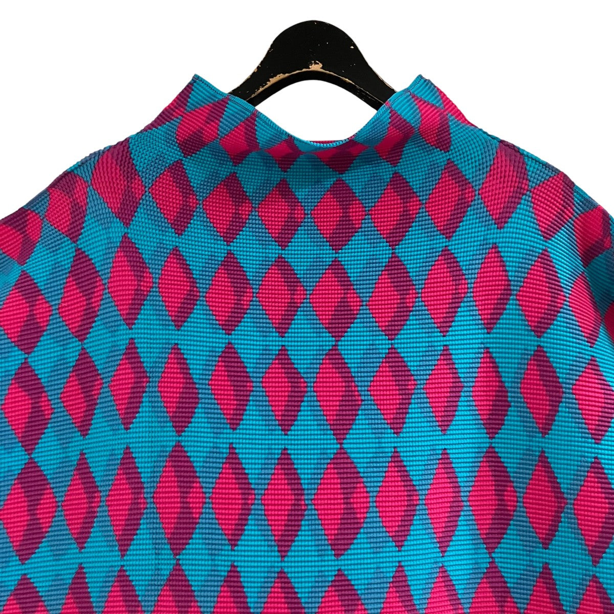 me ISSEY MIYAKE ダイヤモンド総柄ノースリーブブラウス 古着・中古-4枚目のアイテム画像