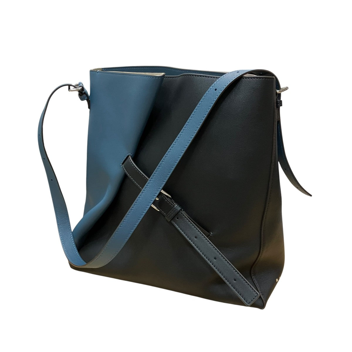 MARNI レザーショルダーバッグ 古着・中古-1枚目のアイテム画像