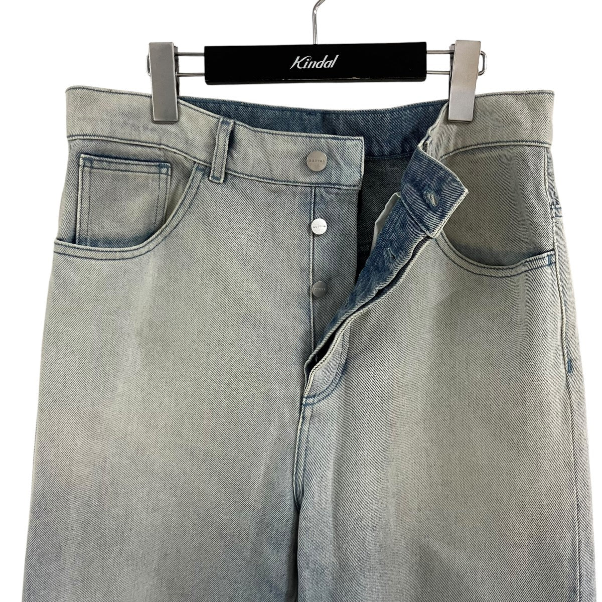 フェード加工デニムパンツ