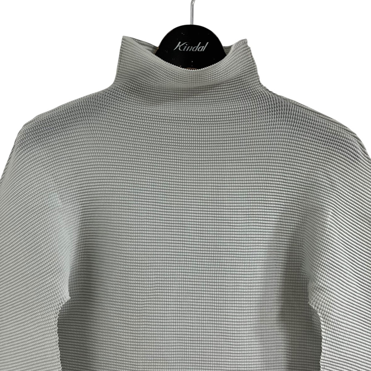 me ISSEY MIYAKE(ミーイッセイミヤケ) プリーツハイネックカットソー