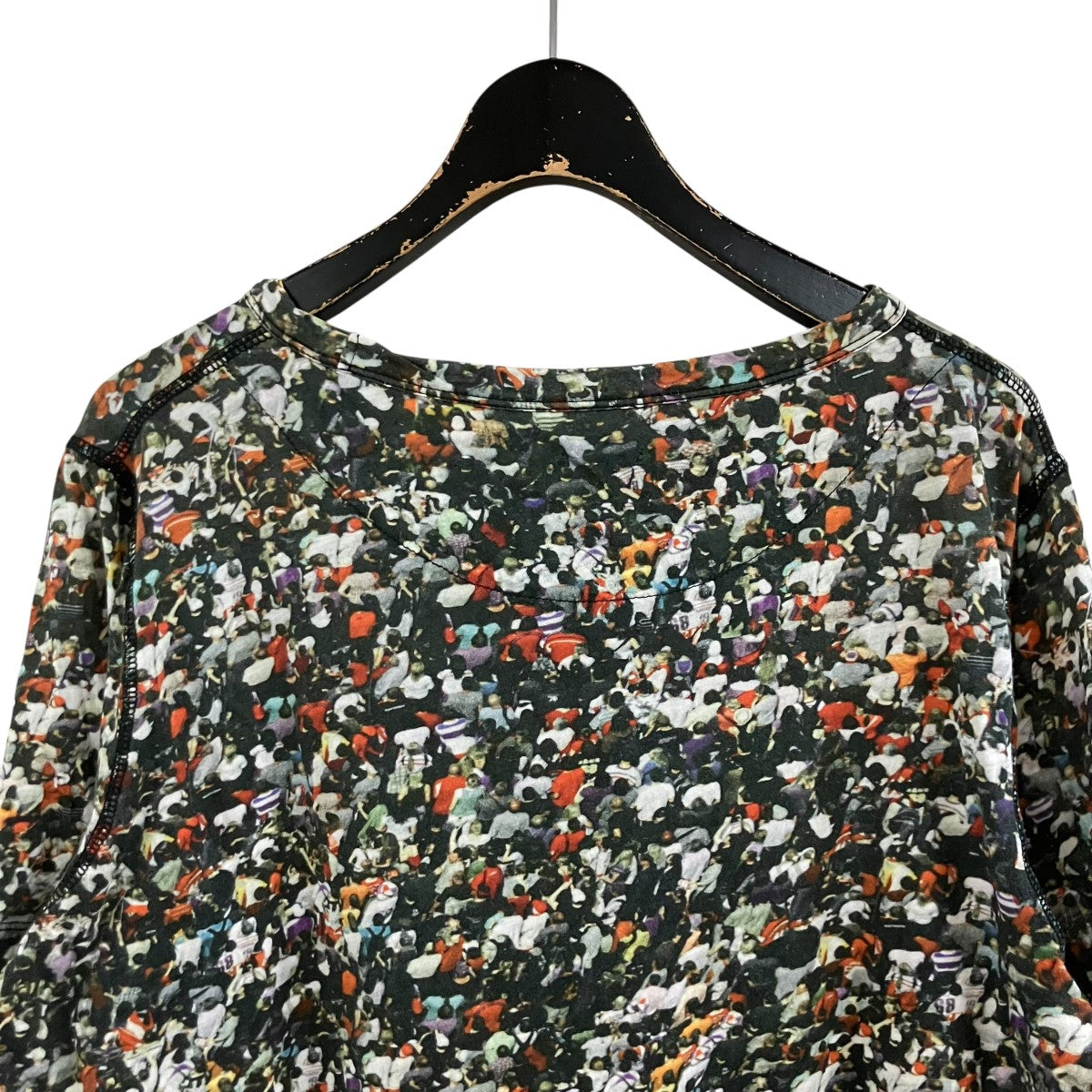 総柄Tシャツ