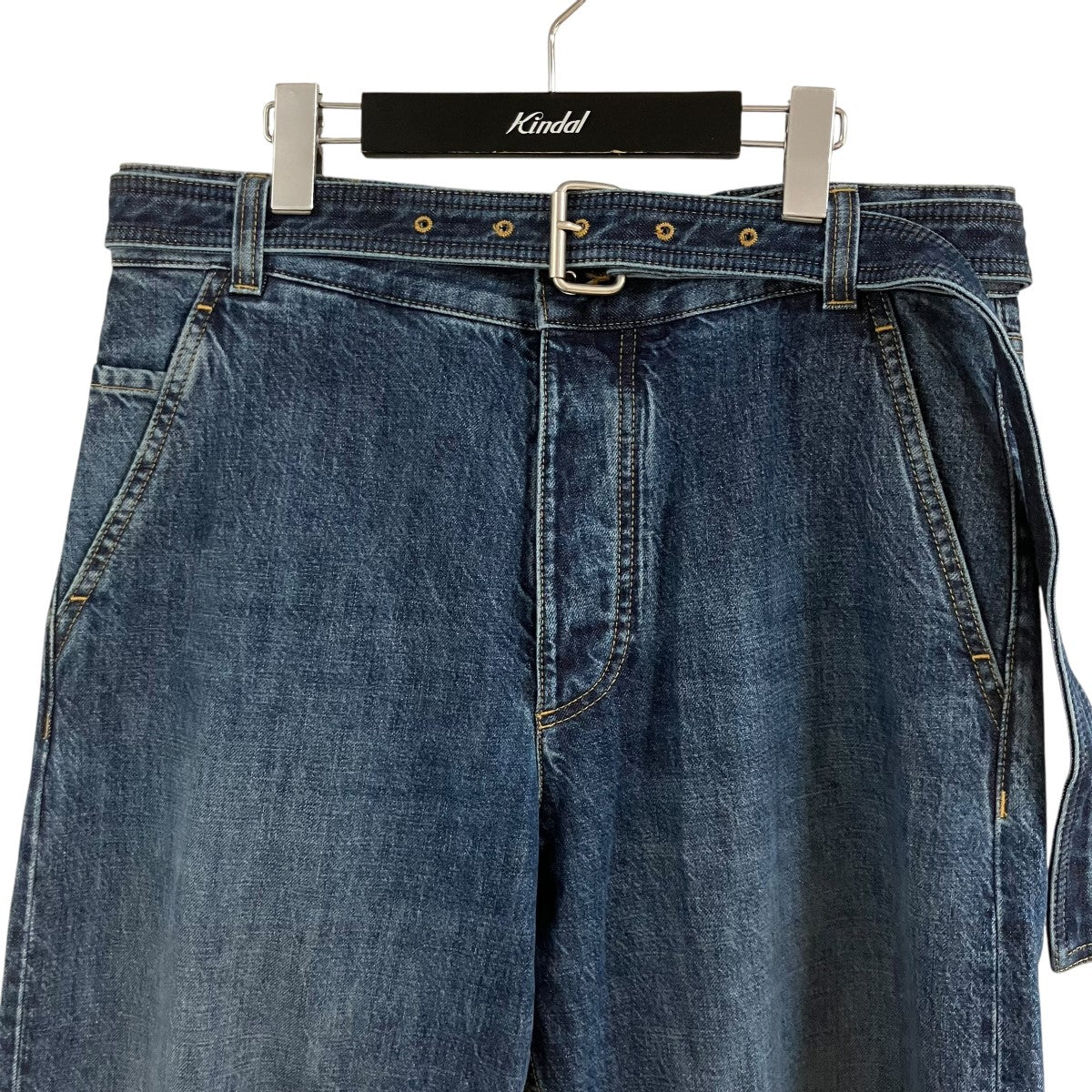 フェード加工ベルテッドデニムパンツ