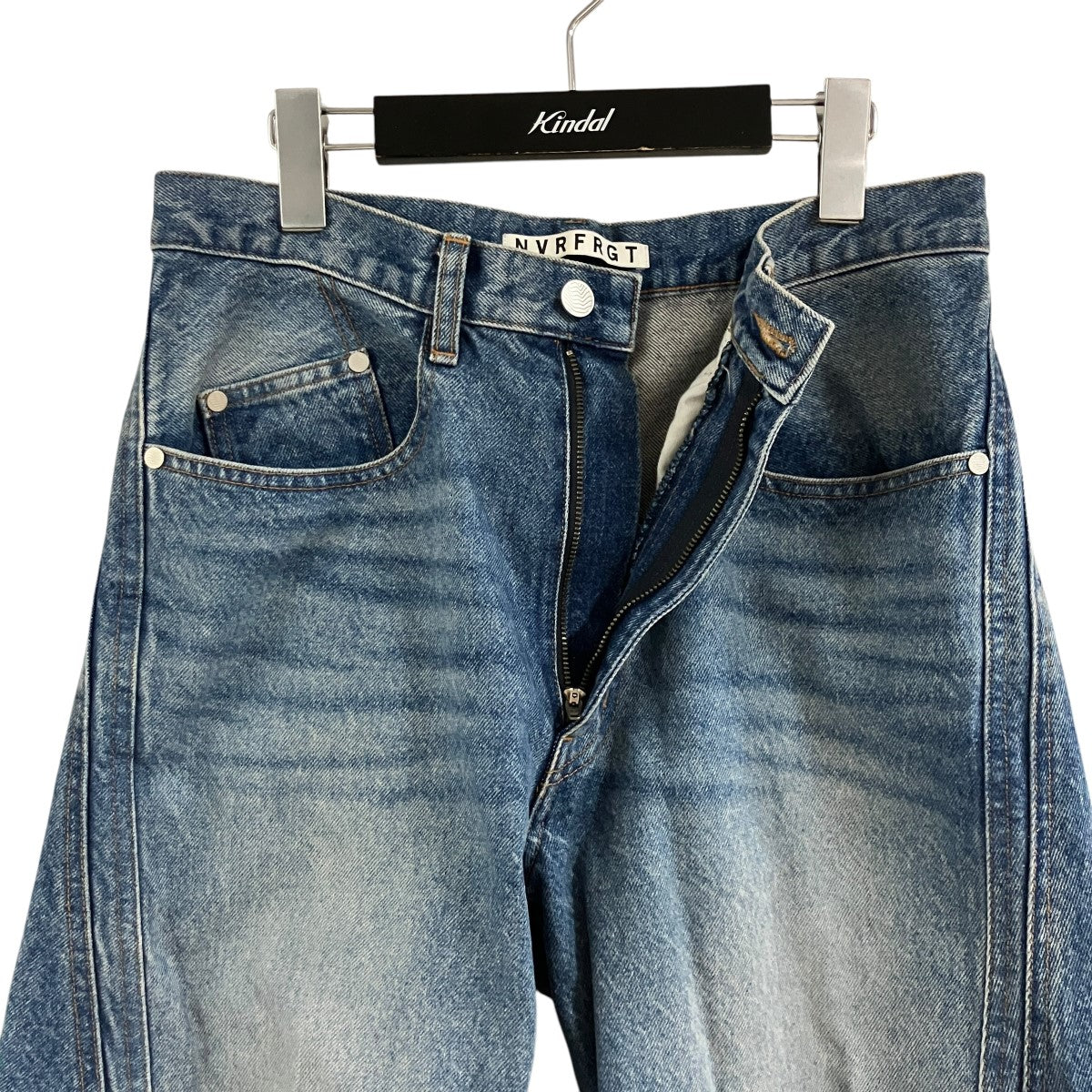 デニムパンツ