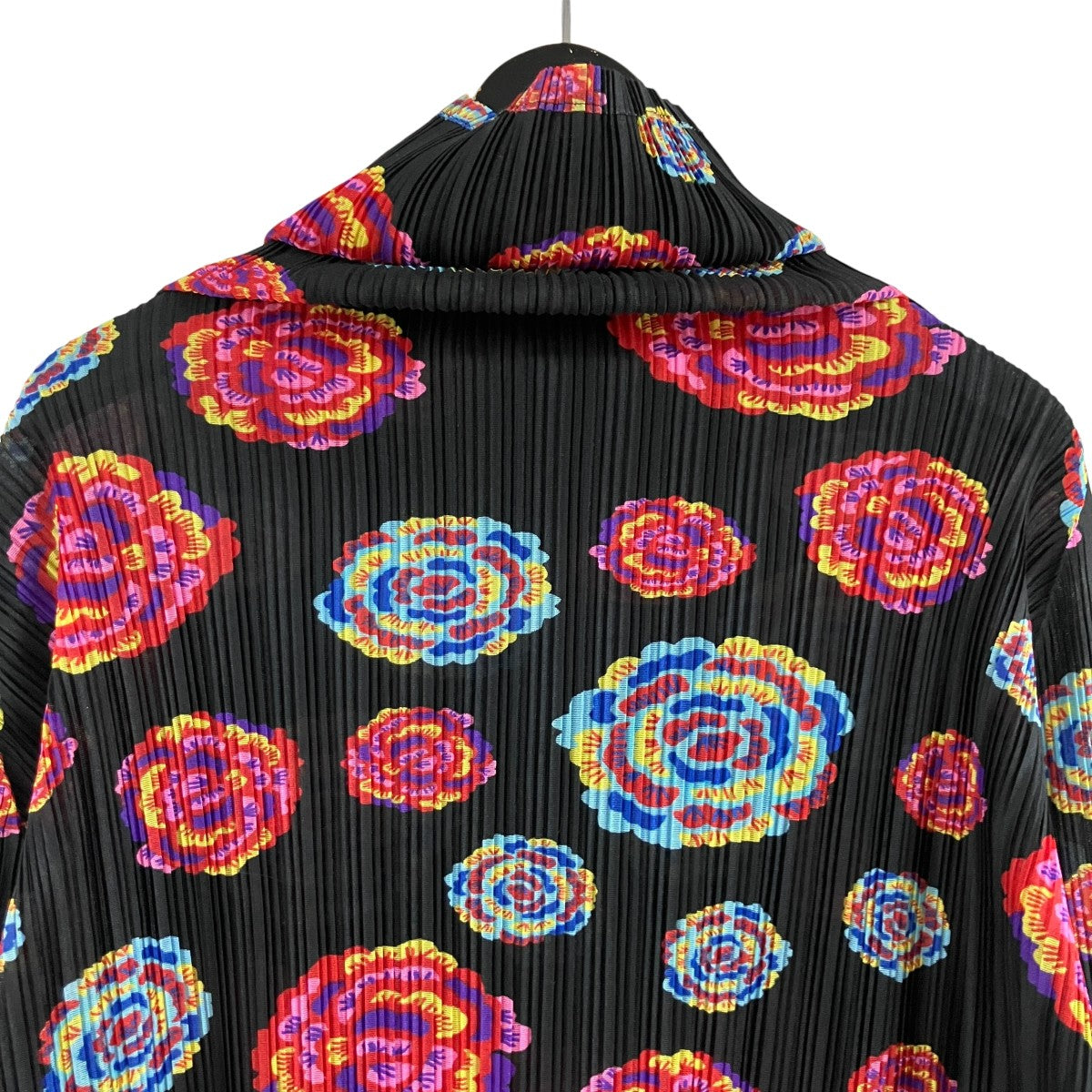 極美品✨プリーツプリーズ 龍 桃 6,8,9中華総柄 ハイネック半袖トップス 黒 PLEATS PLEASE(プリーツプリーズ) ローズプリントハイネックカットソー