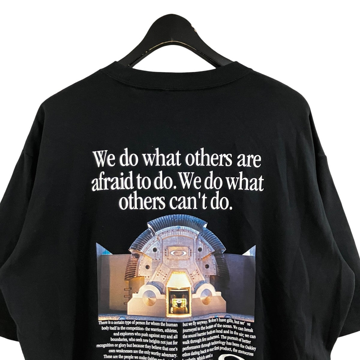 バックプリントTシャツ