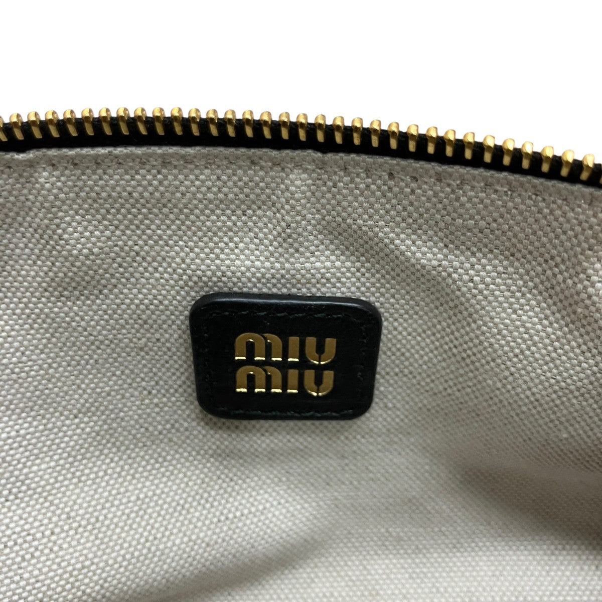 ナッパレザー ロゴエンボス ショルダーポーチ