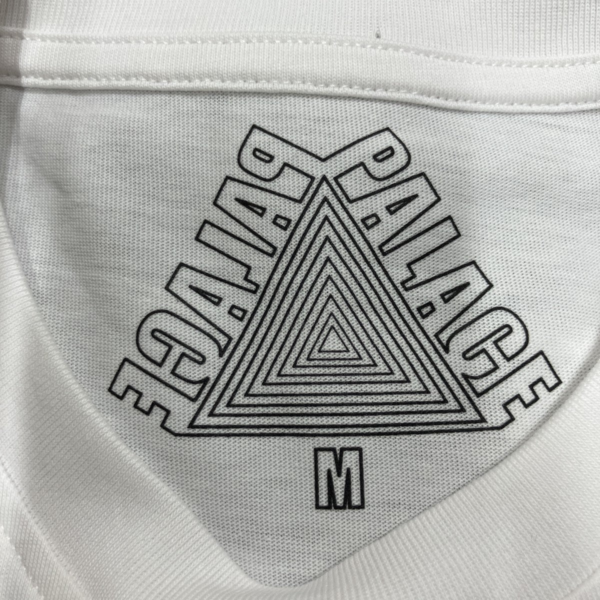 ロゴプリントTシャツ