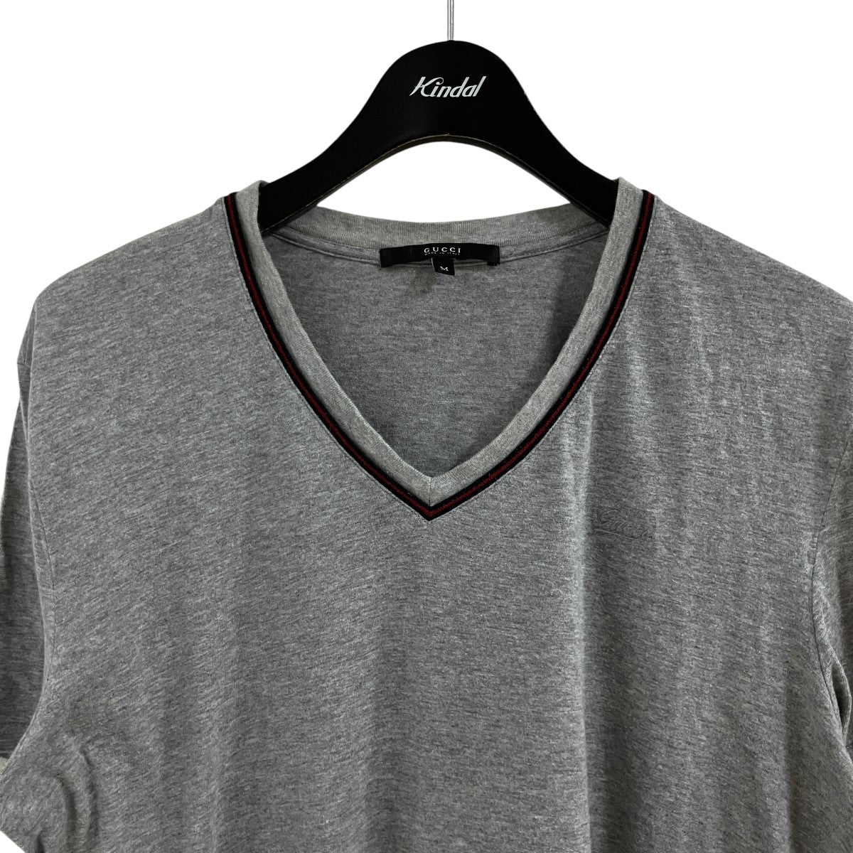VネックTシャツ