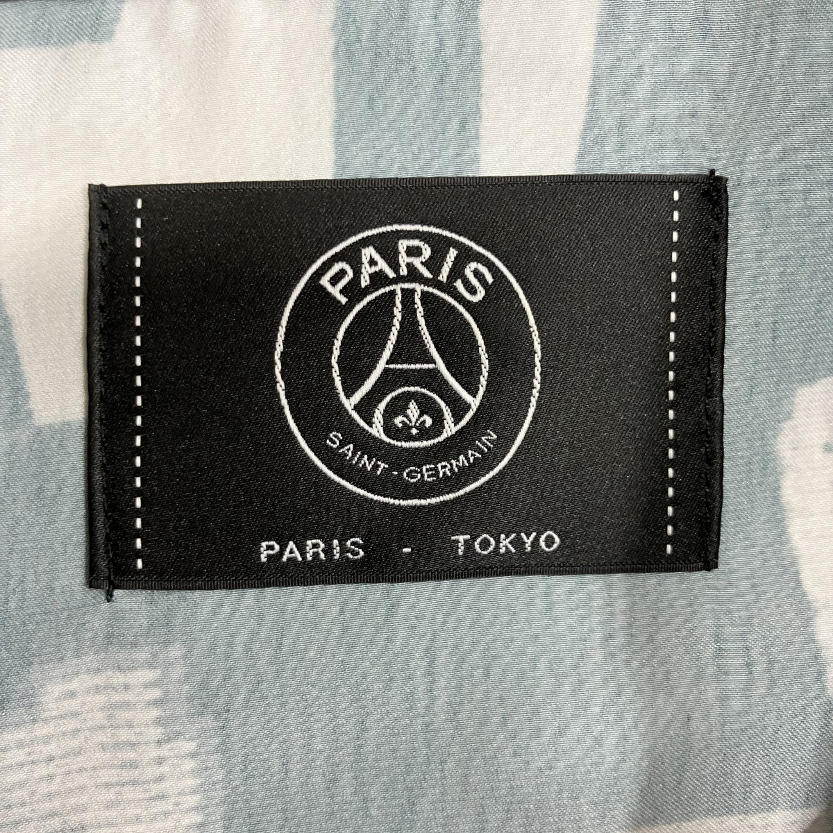 グラフィックショートスリーブシャツ