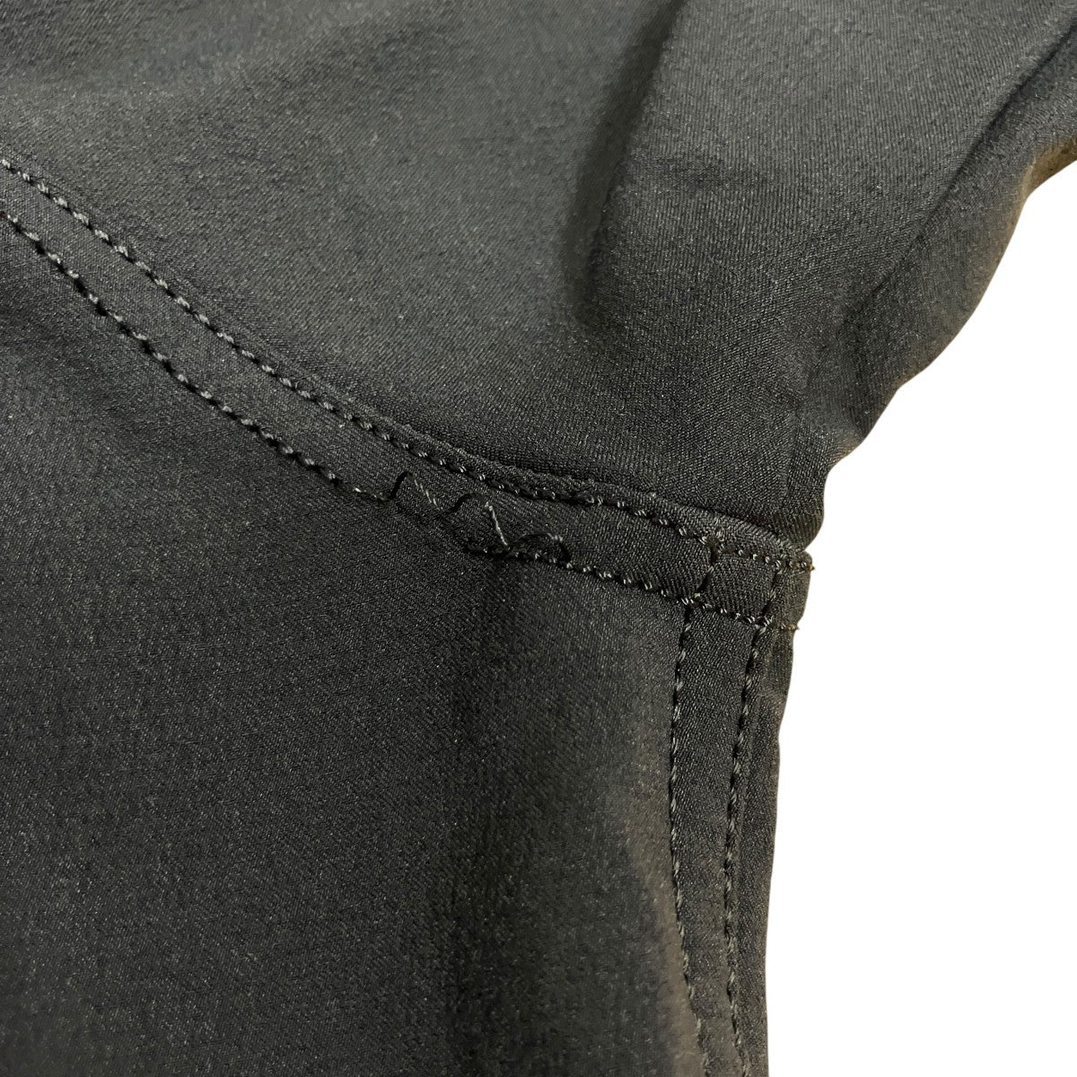 ナイロンジップアップジャケット