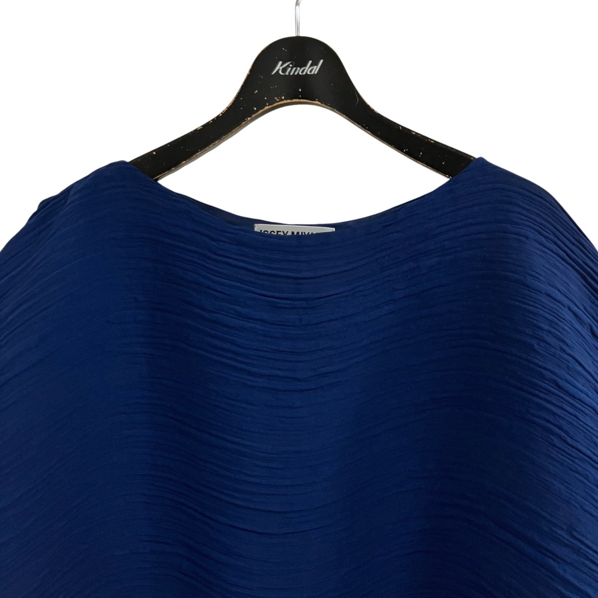 ISSEY MIYAKE(イッセイミヤケ) プリーツノースリーブカットソー