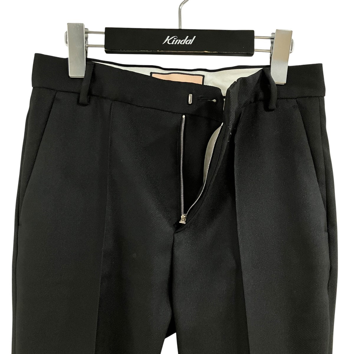 センタープレスフレアパンツ