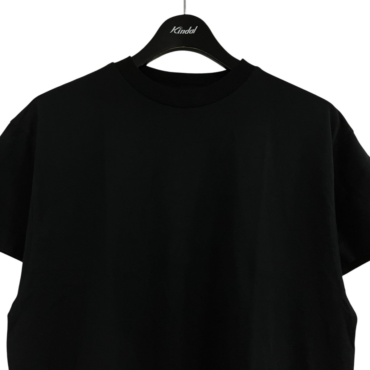 ロゴパッチTシャツ