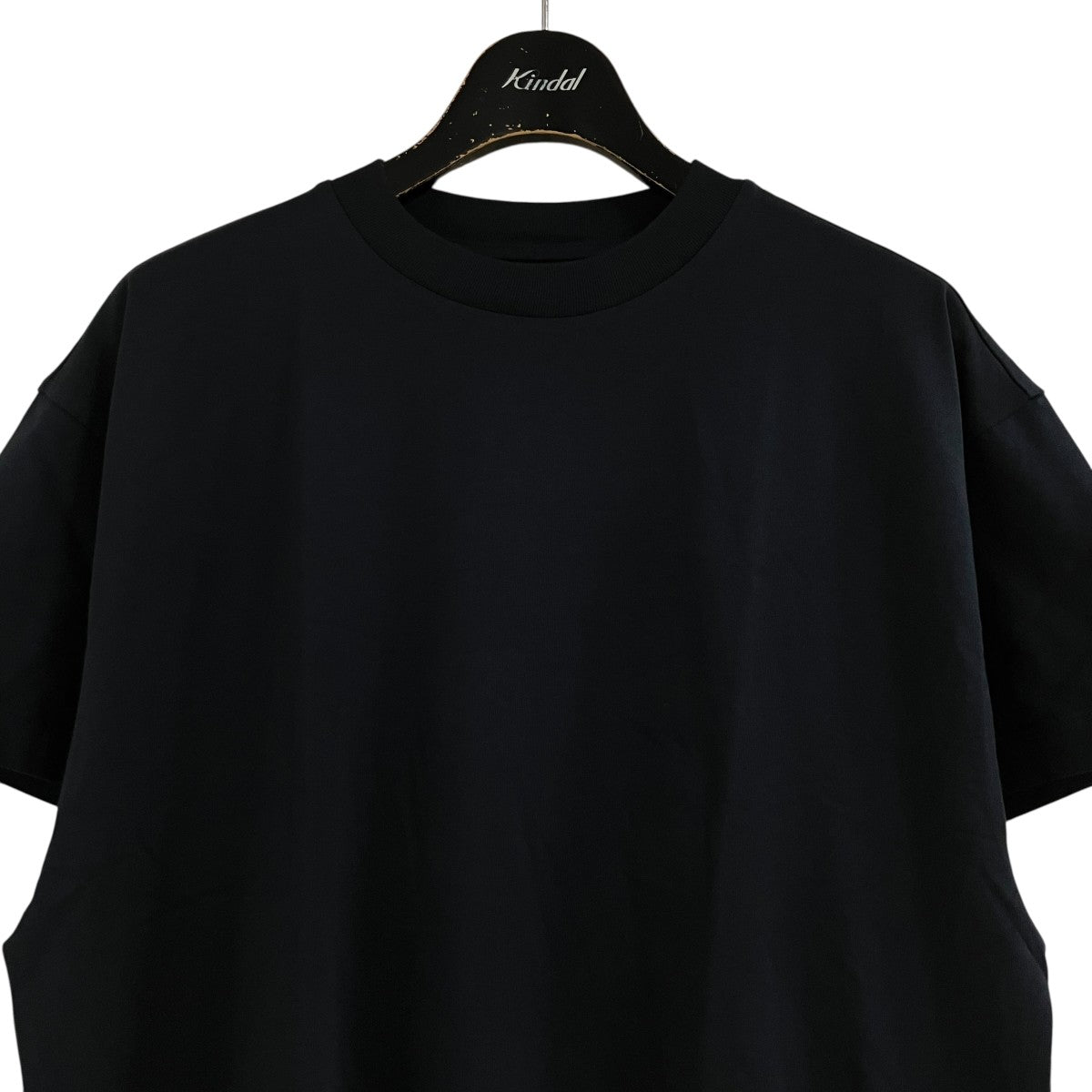 ロゴパッチTシャツ
