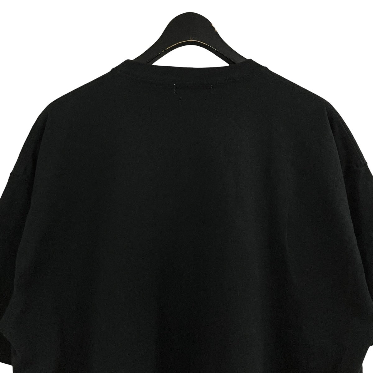 エンブロイダリークルーネックTシャツ