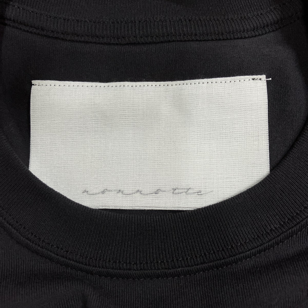 クルーネックTシャツ