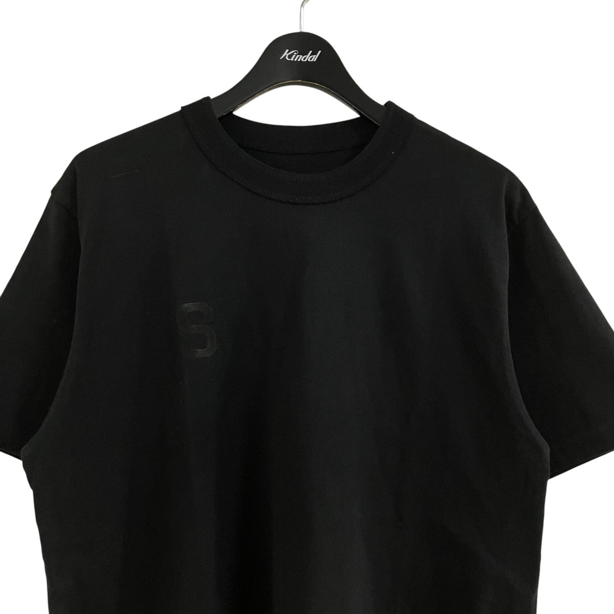 scai サカイ Sロゴ Tシャツ カットソー ブラック 3 sacai(サカイ) ロゴ刺繍Tシャツ 25-01079S ブラック サイズ 3｜【公式