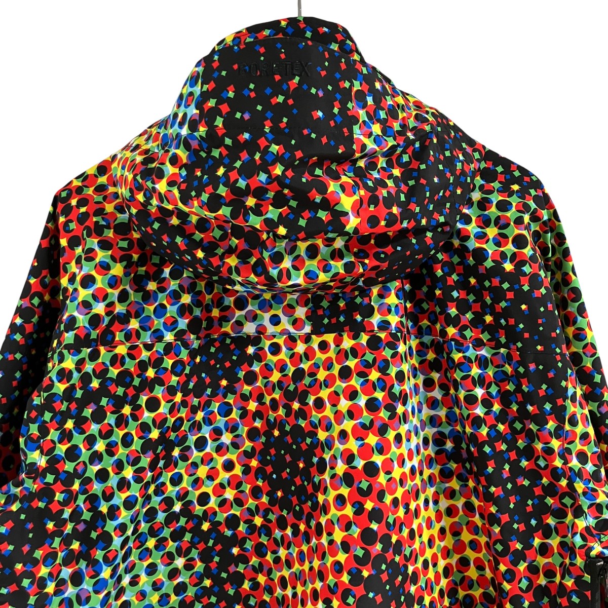 「GORE-TEX PACLITE LIGHTWEIGHT SHELL JACKET」 マウンテンパーカー
