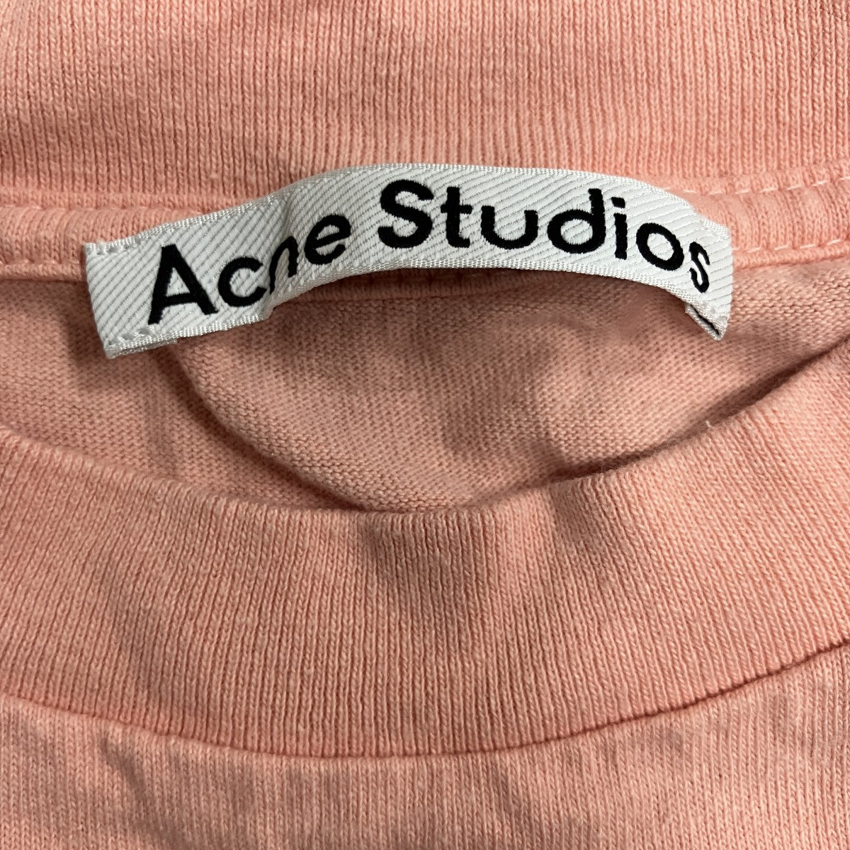 ロゴパッチTシャツ