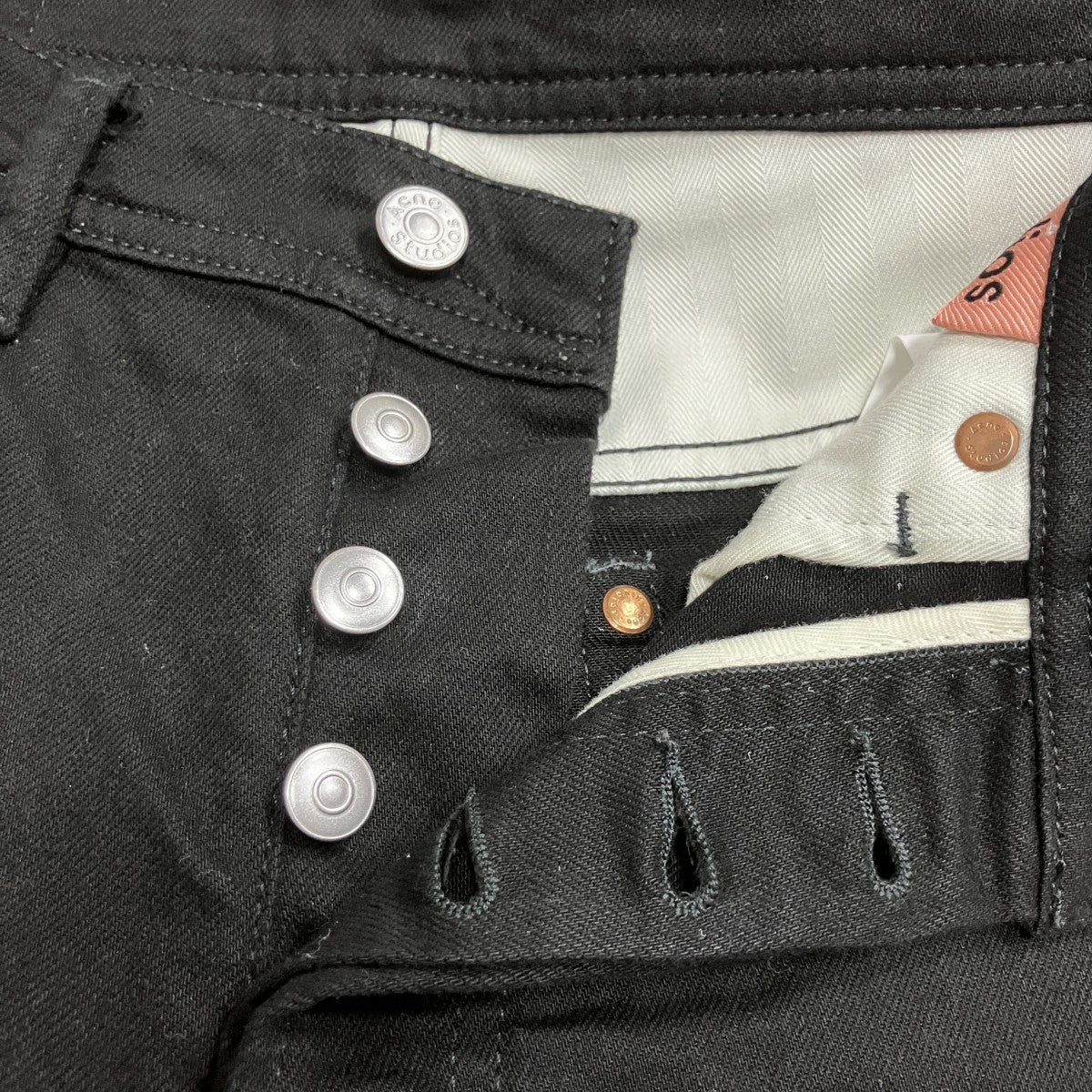 デニムパンツ