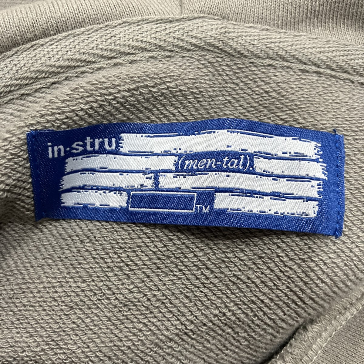 ジップパーカー