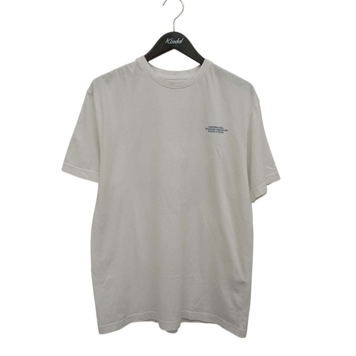 NEW JEANS ×MURAKAMIプリントTシャツ