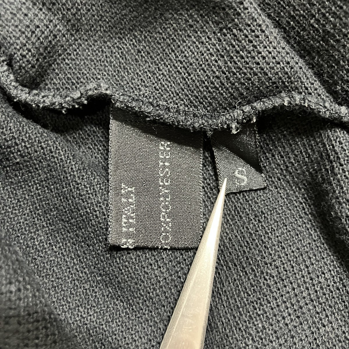 ジップデザインTシャツ