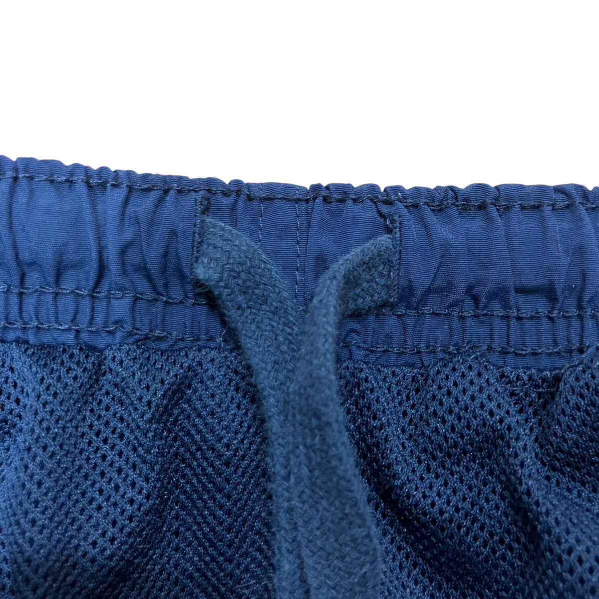 ナイロンパンツ