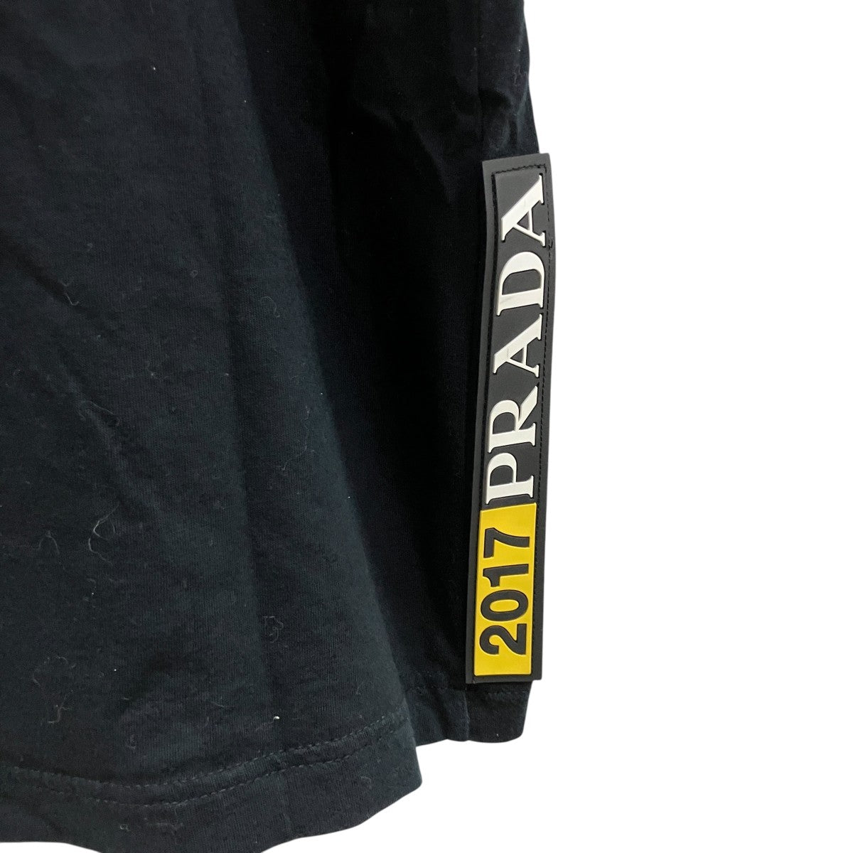 PRADA(プラダ) ロゴラバーパッチプリントTシャツ UJN317 ブラック