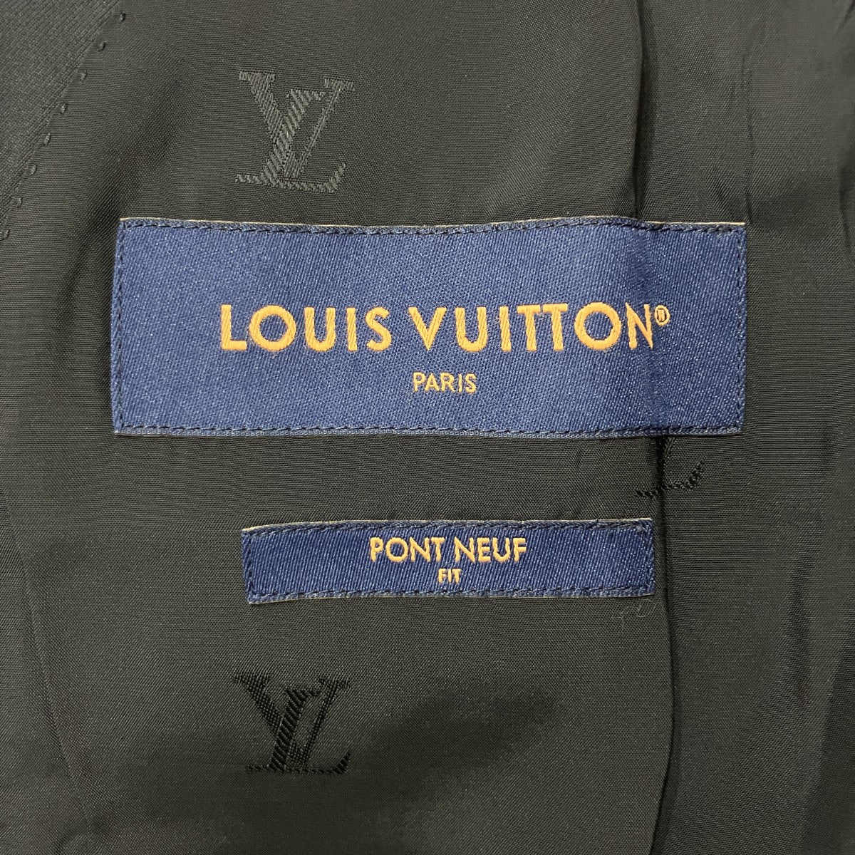LOUIS VUITTON LVロゴ柄セットアップ 古着・中古-10枚目のアイテム画像