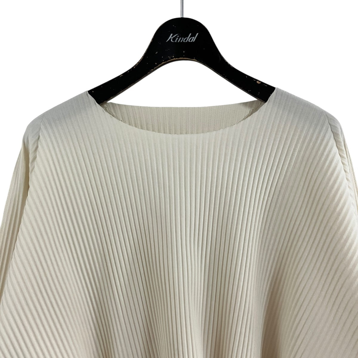 me ISSEY MIYAKE(ミーイッセイミヤケ) プリーツカットソー MI62KJ372