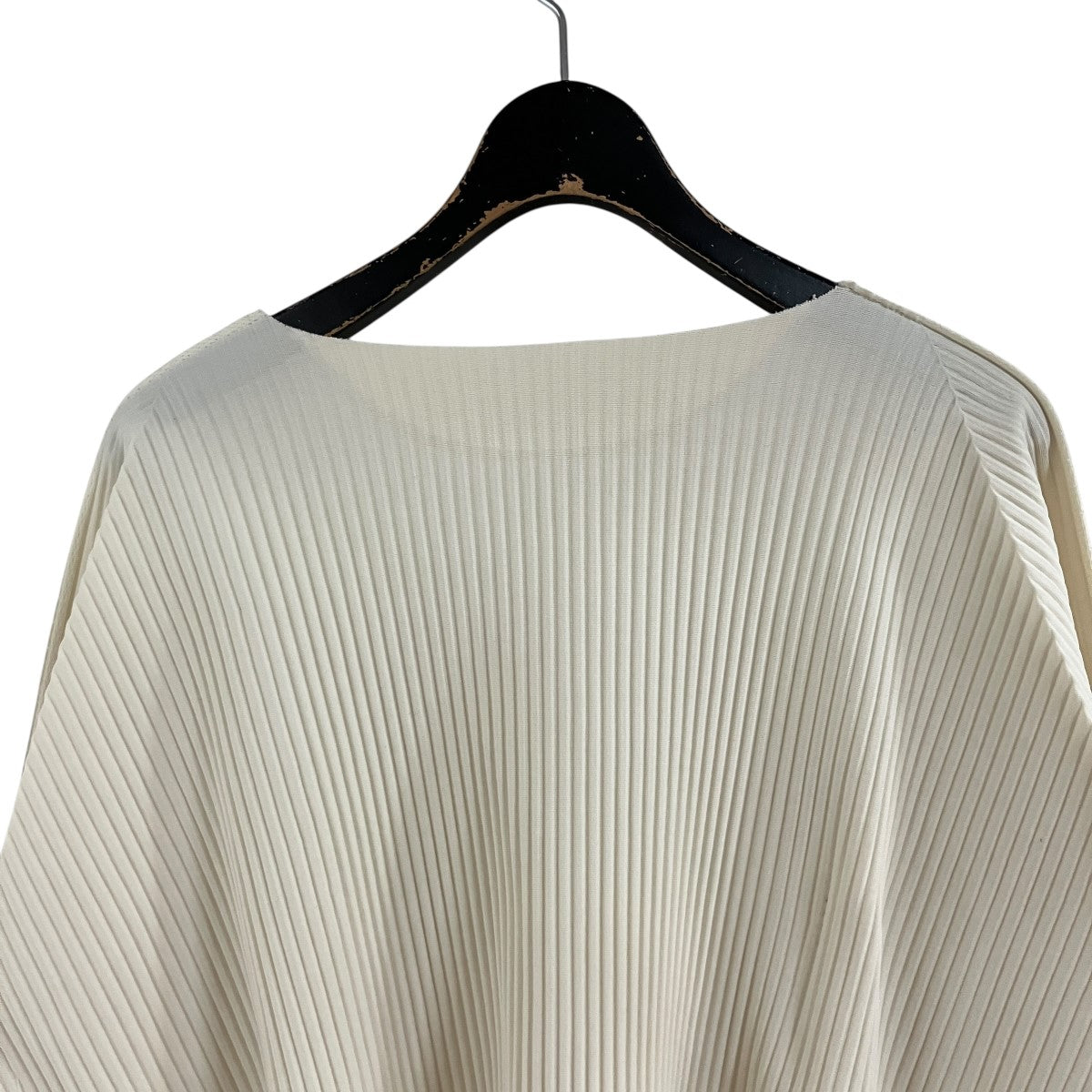 me ISSEY MIYAKE(ミーイッセイミヤケ) プリーツカットソー MI62KJ372