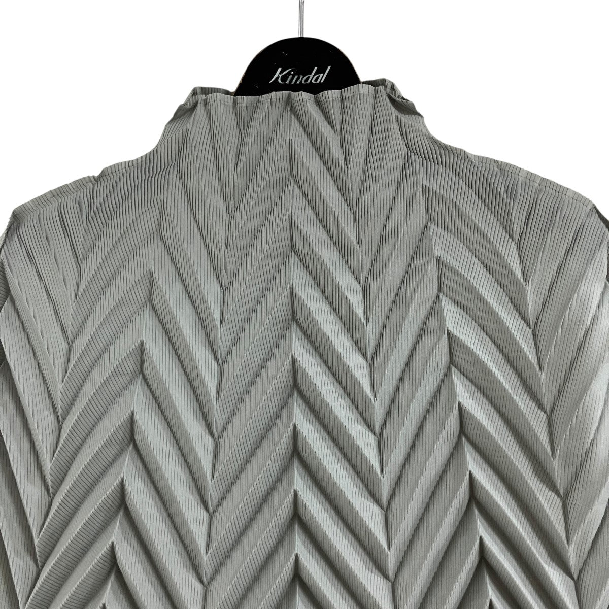 me by ISSEYMIYAKE ハイネックプリーツカットソー me ISSEY MIYAKE(ミーイッセイミヤケ) ハイネックプリーツカットソー