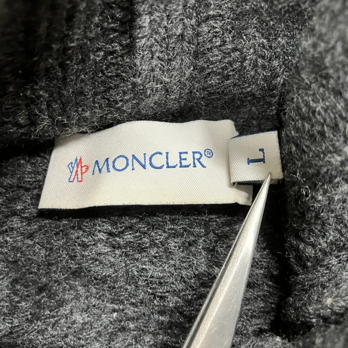 エルボーパッチタートルネックケーブルニット