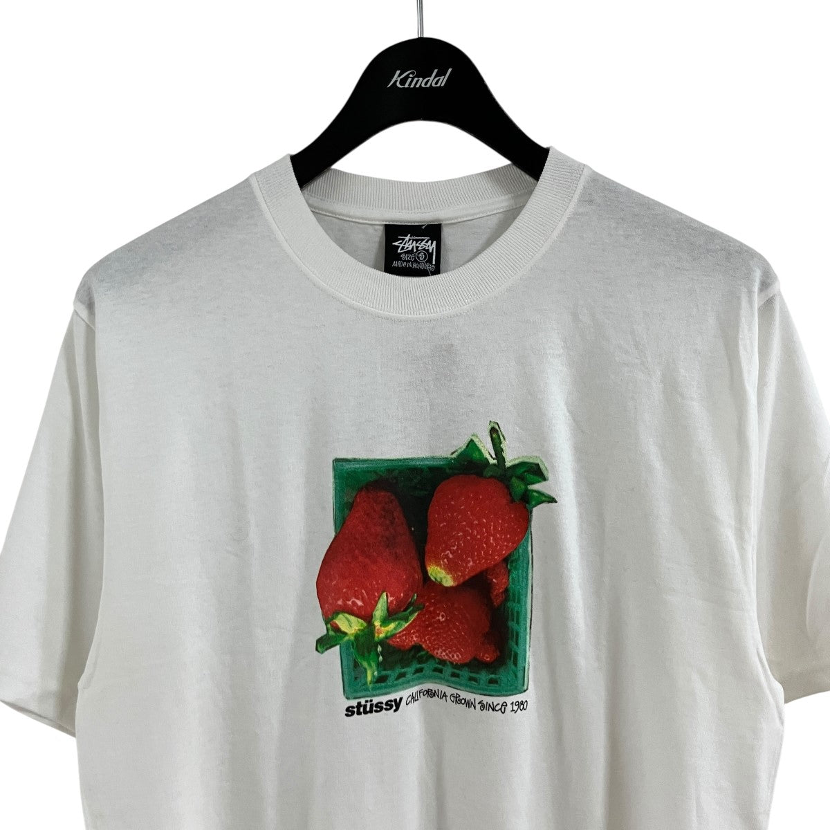 ベリーグラフィックTシャツ
