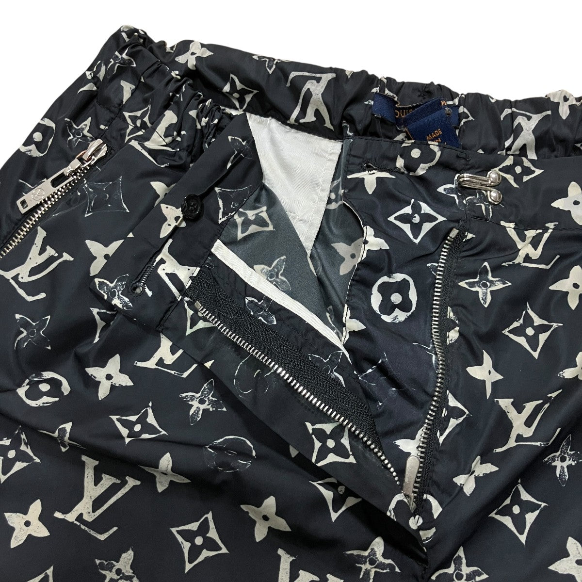 LOUIS VUITTON ステンシルエフェクト モノグラムジョギング ナイロンパンツ 古着・中古-5枚目のアイテム画像
