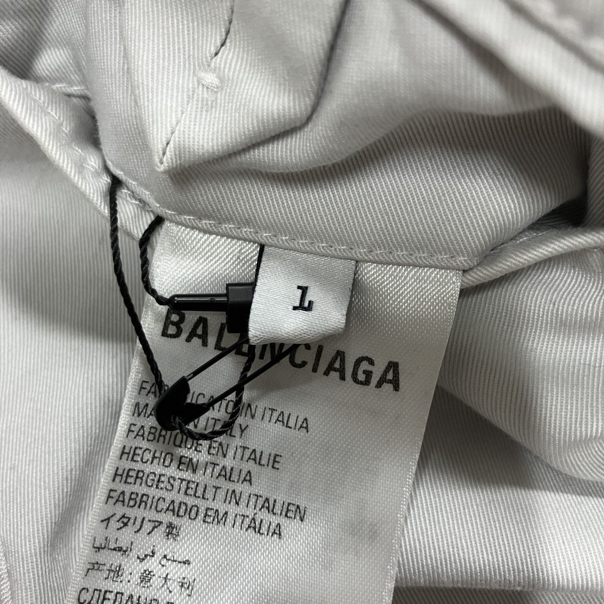 ダメージ加工トレンチコート