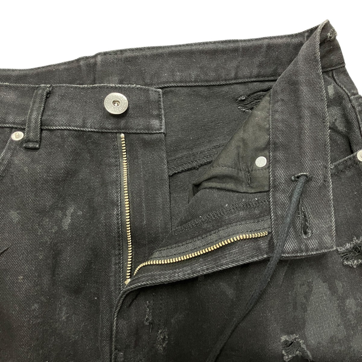 ダメージ加工ショートパンツ