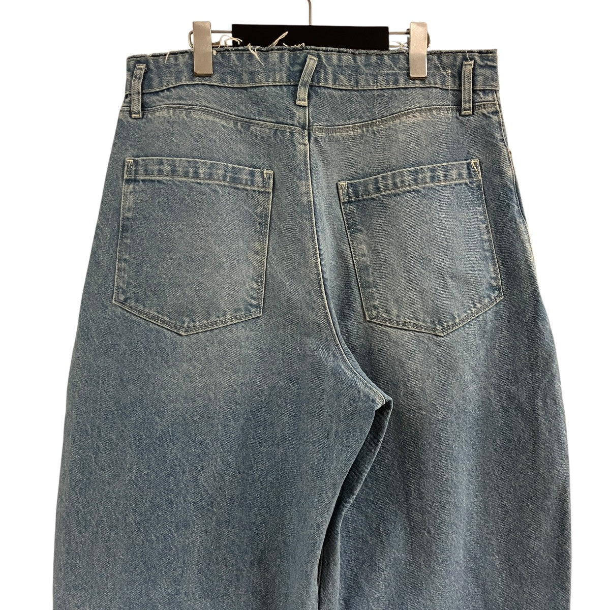 カットオフ加工デニムパンツ