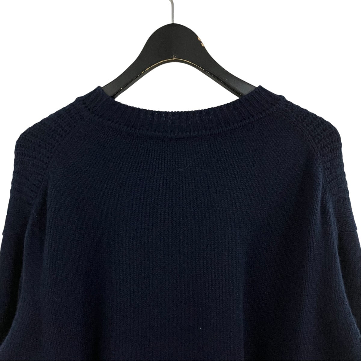カシミア混クルーネックニット