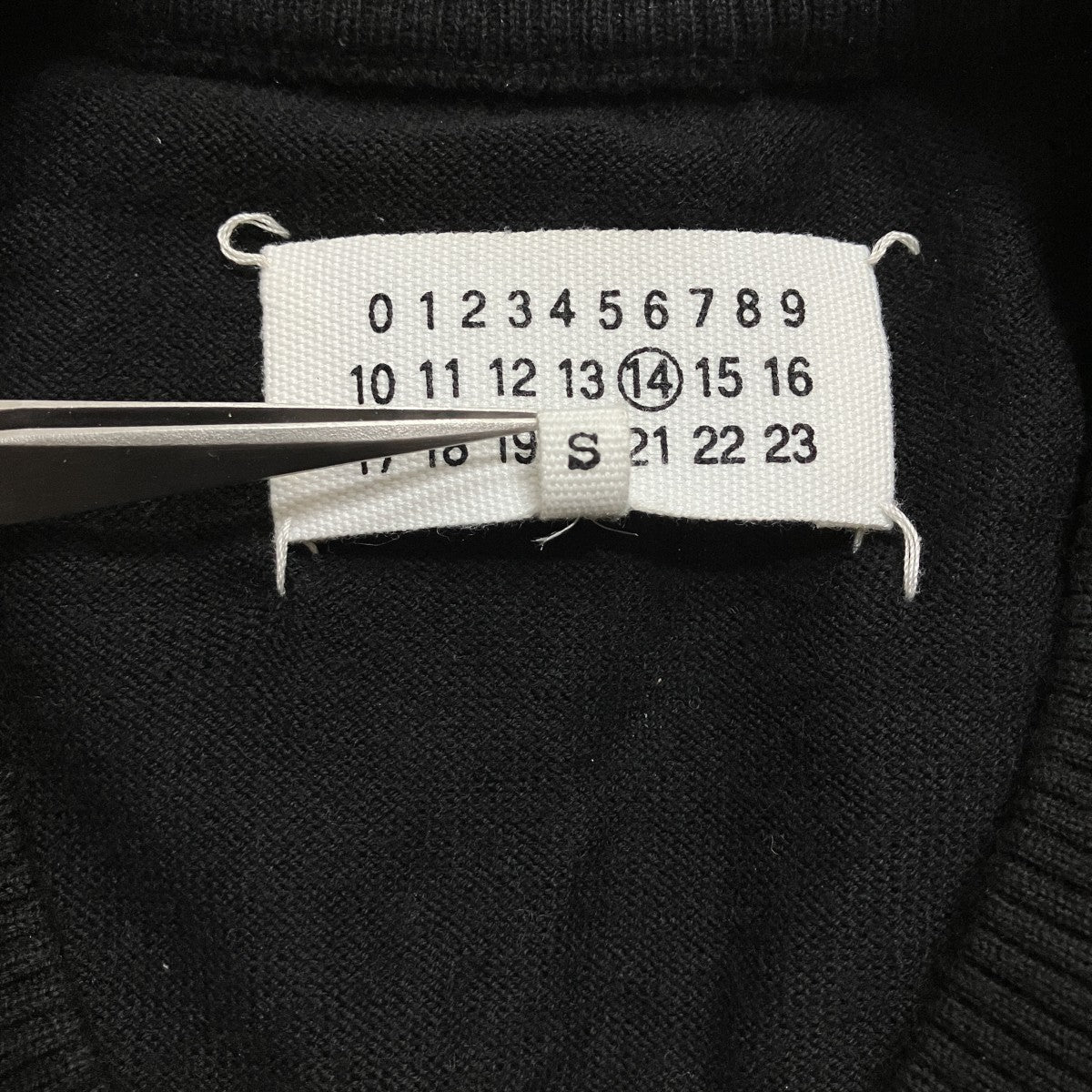 Maison Margiela Vネックエルボーパッチニット 古着・中古-6枚目のアイテム画像