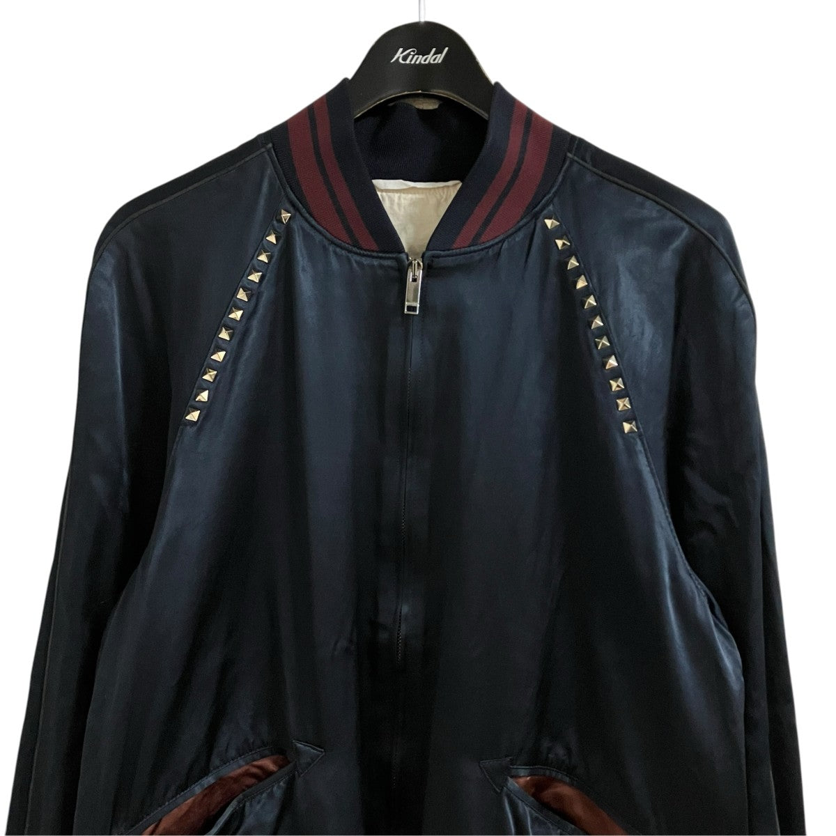 VALENTINO ロックスタッズボンバージャケット 古着・中古-2枚目のアイテム画像