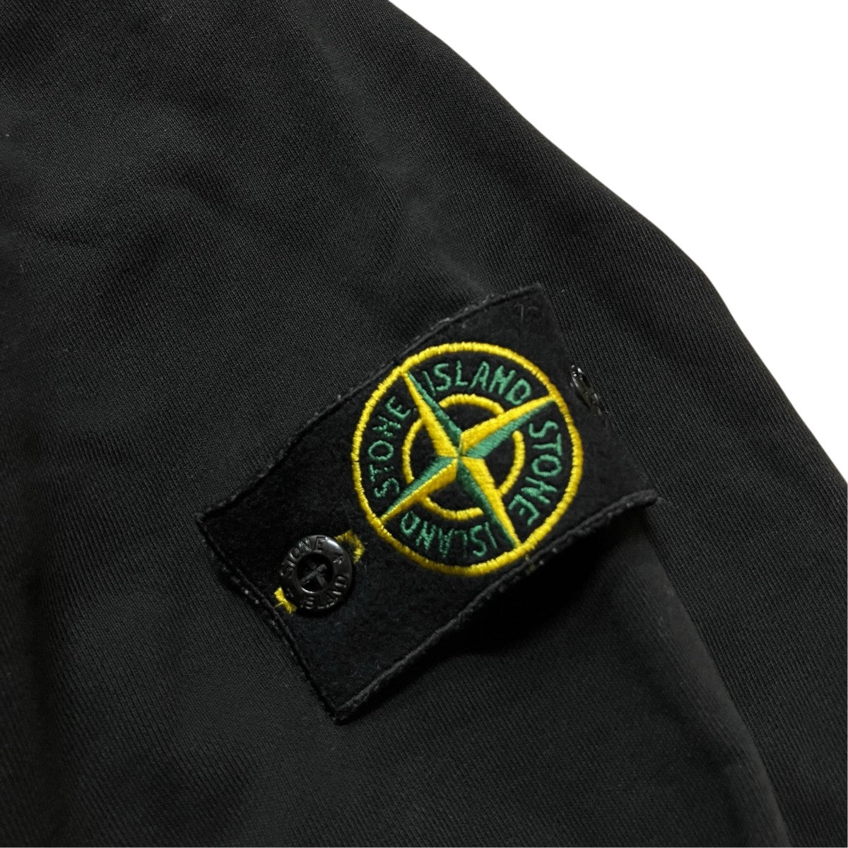 STONE ISLAND 袖ロゴワッペンパーカー 古着・中古-5枚目のアイテム画像