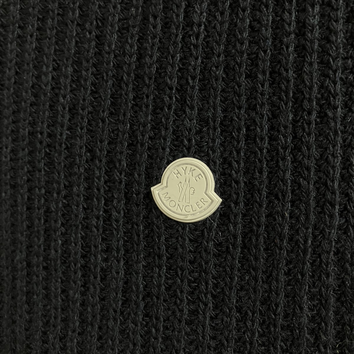 MONCLER GENIUS×HYKE ロゴパッチカシミヤ混ニットベスト 古着・中古-3枚目のアイテム画像