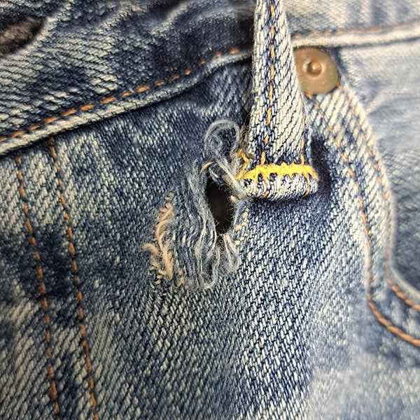 スリムナローデニムパンツ　ボタンフライセルビッジデニムパンツ