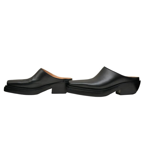 BOTTEGA VENETA(ボッテガヴェネタ) スクエアトゥミュール サンダル