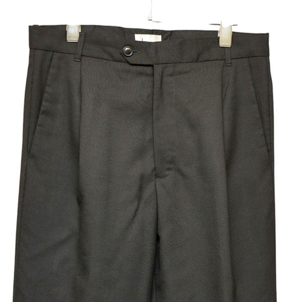 スラックスパンツ　ボタンデザインフレアパンツ